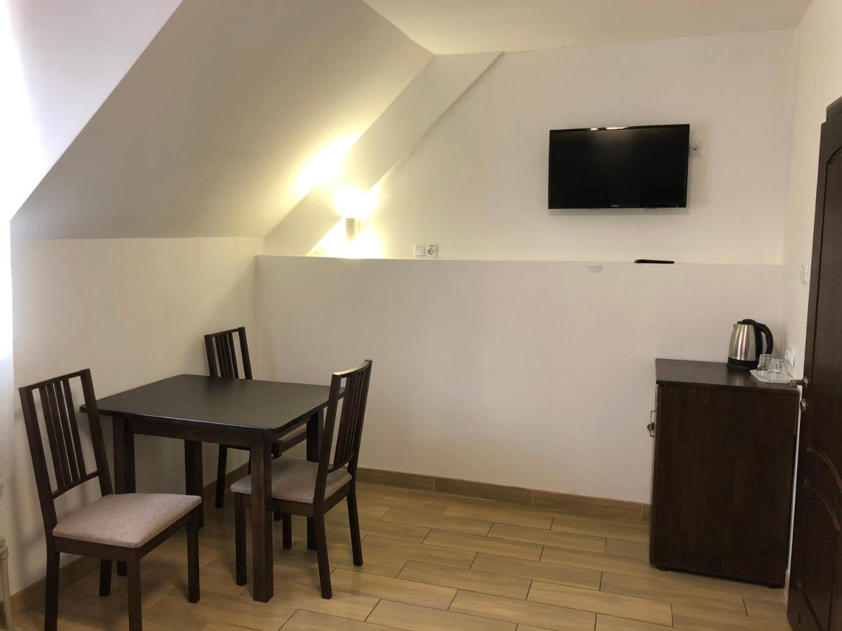 Europa Hotel Rakhiv Bagian luar foto