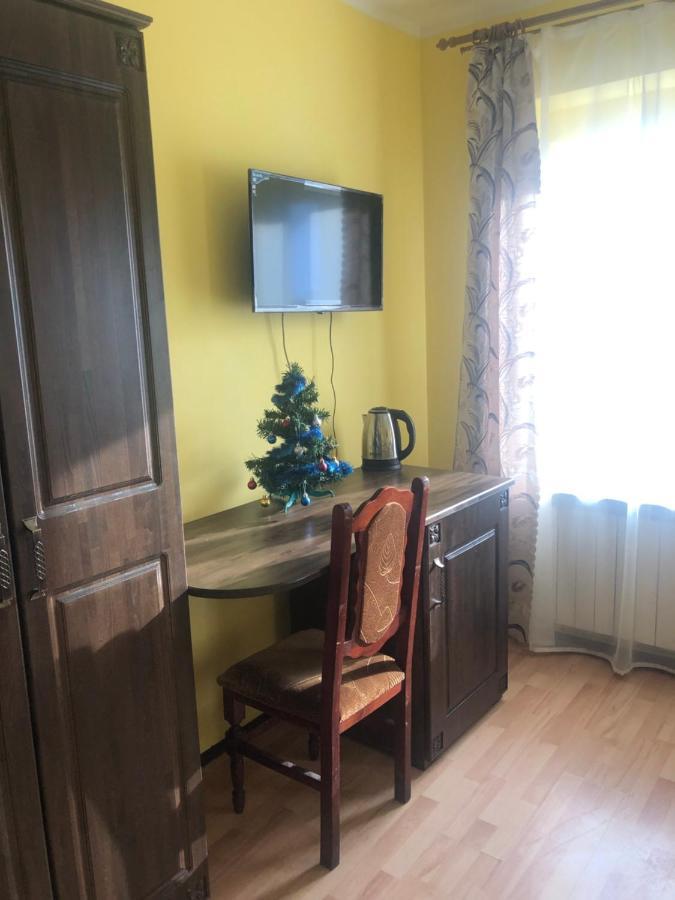 Europa Hotel Rakhiv Bagian luar foto