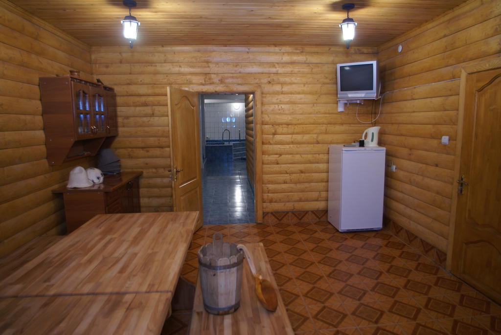 Europa Hotel Rakhiv Bagian luar foto