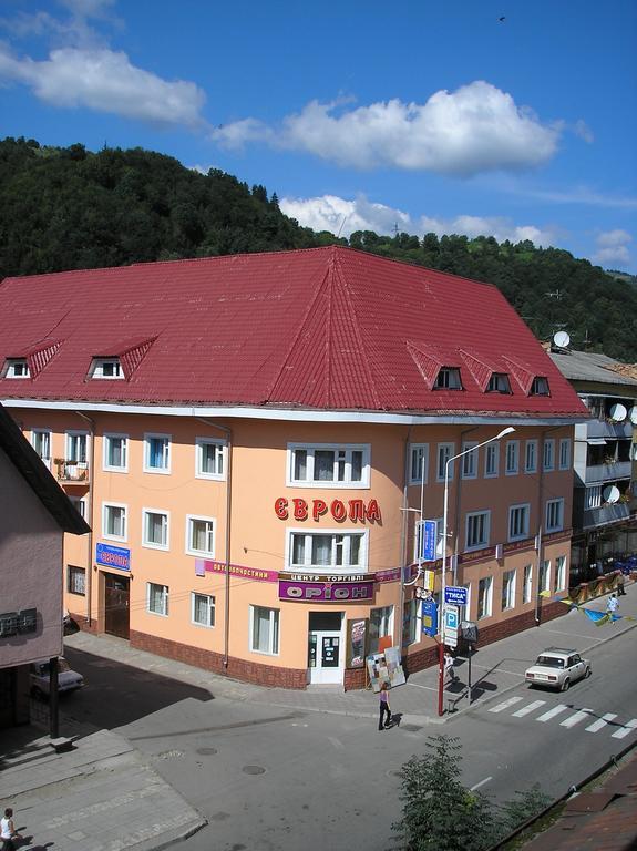 Europa Hotel Rakhiv Bagian luar foto